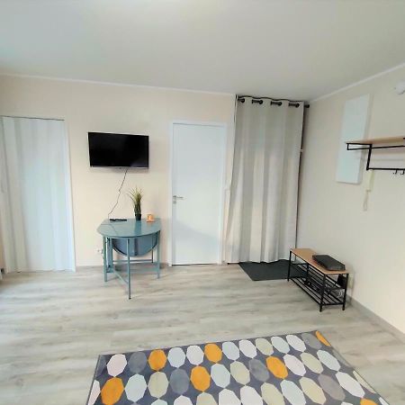 Lovely Flat Nearby Paris Fully Redone With Free Parking On Premises And Balcony Clichy Exterior photo